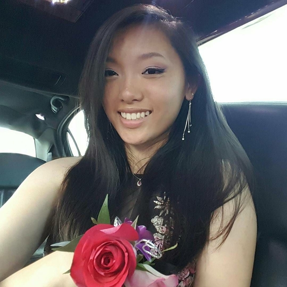 Meet your Posher, Michelle - Picture 1 of 1